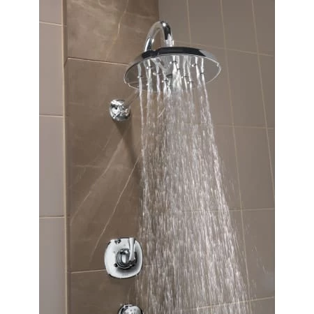 Delta 2.5 GPM 8" Wide Single Function Shower Head with H2Okinetic Technology - Limited Lifetime Warranty 2 Delta 2.5 GPM 8" Wide Single Function Shower Head with H2Okinetic Technology - Limited Lifetime Warranty - Image 2